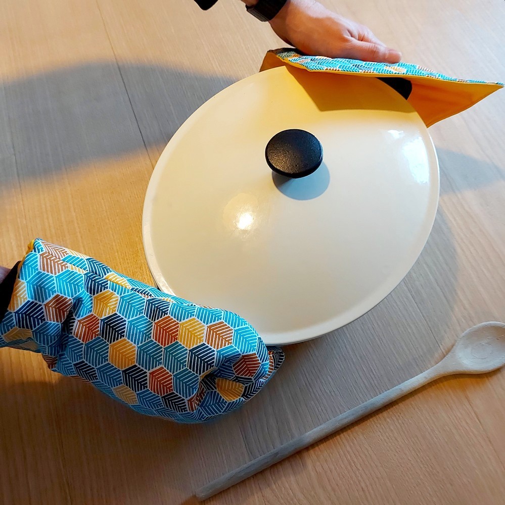 DIY manique : voici comment réaliser facilement le gant de cuisine